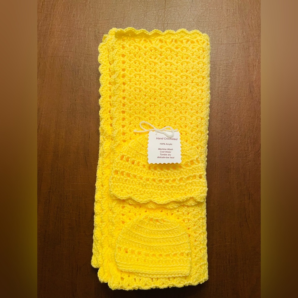 Crochet Baby Blanket with Matching Hats - Yellow
